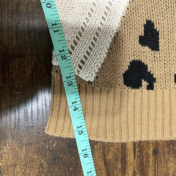 Andree Asymmetrical Sweater with Shoulder Cut Out and Gold Fastener New - Picture 9 of 10